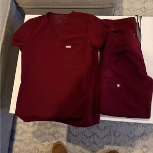FIGS Burgundy Scrub Set XXS/P